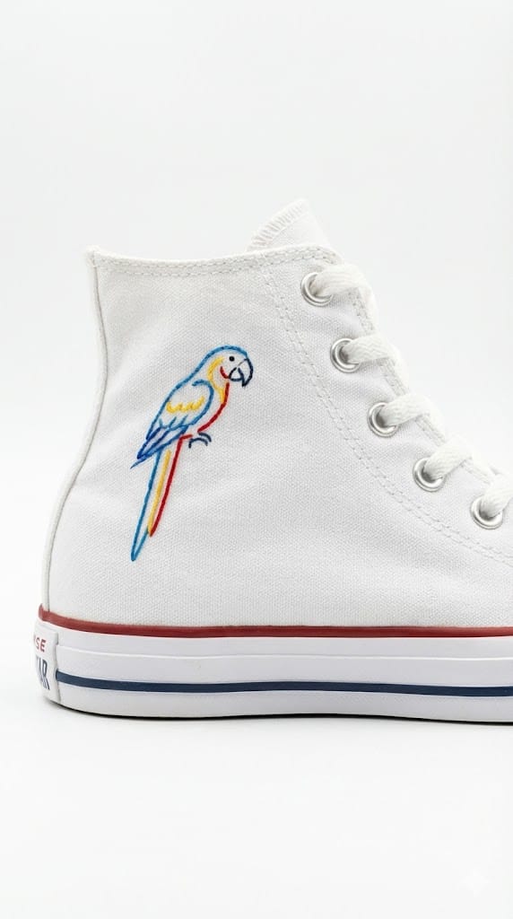 All Star Cano Alto Arara Colorida - Bordado artesanal feito à mão - cano alto, arara