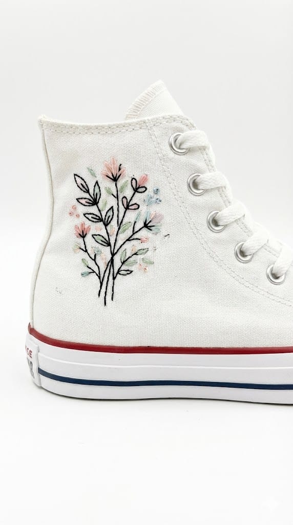 All Star Cano Alto Flores Abstratas - Bordado artesanal feito à mão - all star, cano alto